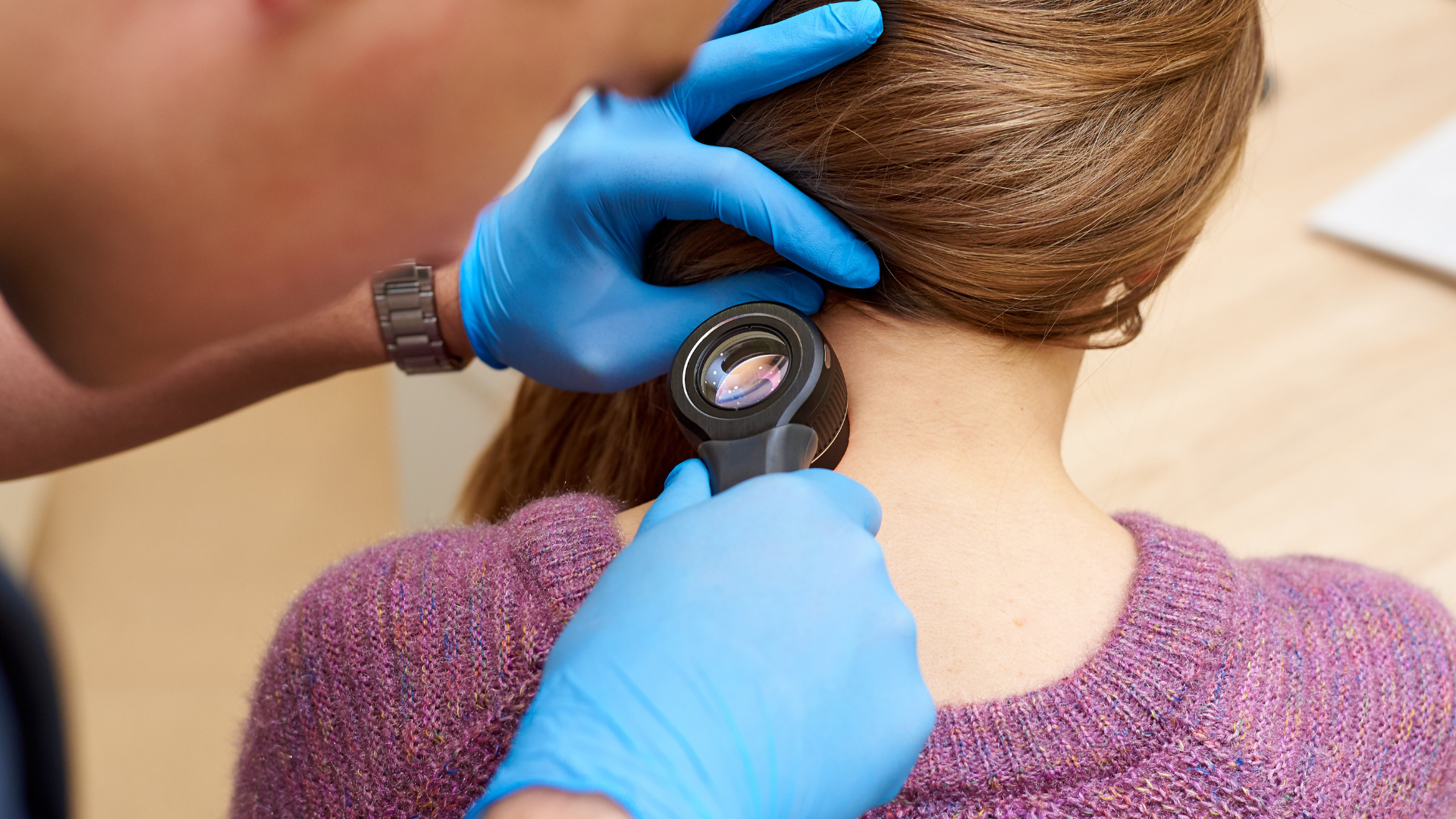Dermatoskopie: Hautkrebs früh erkennen
